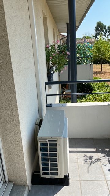 Unité extérieure — balcon appartement